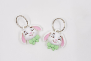 Klíčenka zajíček s mašlí zelená