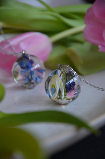 Kulička s pravou sněženkou, ladoňkou a fialkou